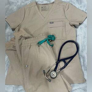 FIGS Scrub SET - Limited Edition Color! SMALL